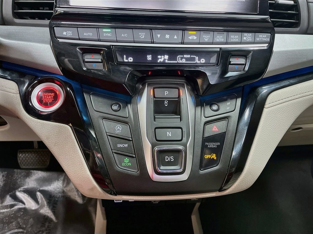 Used 2025 Honda Odyssey Touring image 17