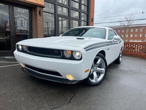 Used 2012 Dodge Challenger R/T image 4