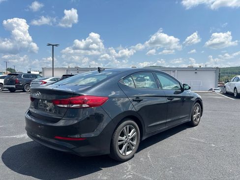 Used 2017 Hyundai Elantra SE w/ SE A/T Tech Package 03 FWD image 2