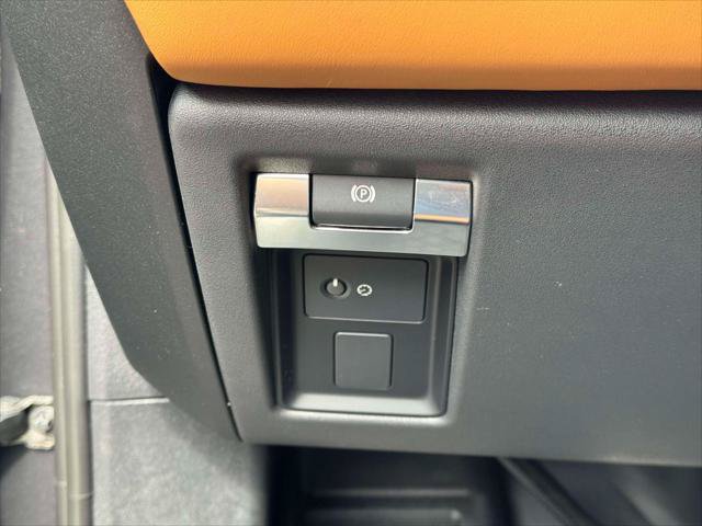 Used 2023 Land Rover Defender 110 V8 AWD/4WD image 21