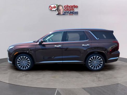 Certified 2024 Hyundai Palisade Calligraphy FWD image 2