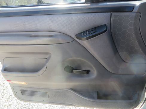 Used 1996 Ford F250 XLT image 20