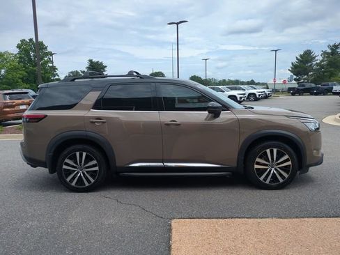 Used 2023 Nissan Pathfinder Platinum w/ Lighting Package (N93) AWD/4WD image 3