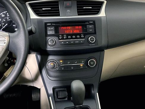 Used 2016 Nissan Sentra S image 6