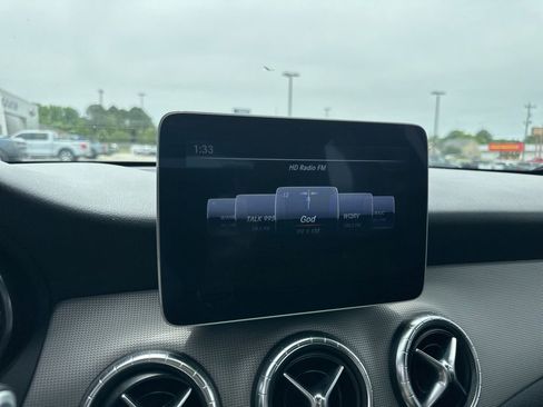 Used 2018 Mercedes-Benz CLA 250 image 18