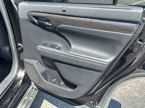 Used 2020 Toyota Highlander Platinum image 34