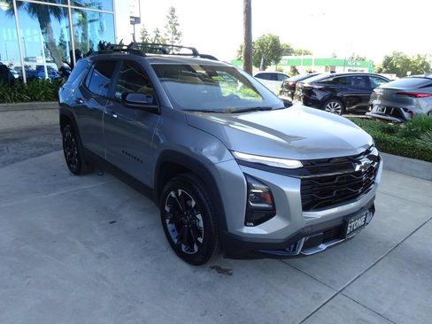 Certified 2025 Chevrolet Equinox RS FWD image 1