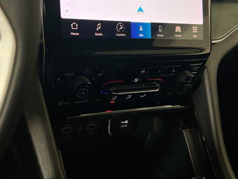 Used 2023 Jeep Grand Cherokee L Limited image 16