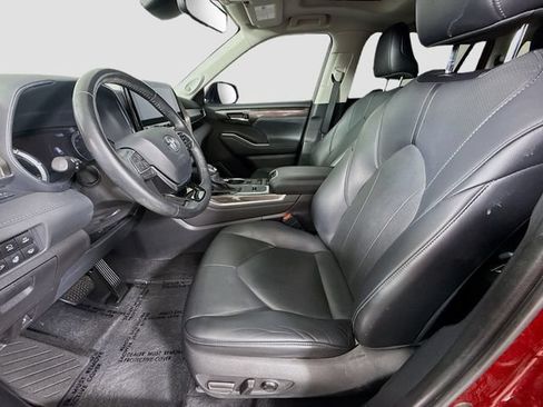 Used 2021 Toyota Highlander Limited FWD image 21