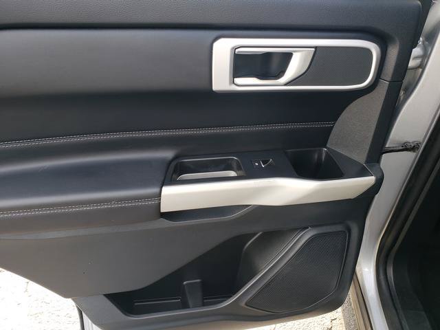 Used 2021 Ford Explorer XLT AWD/4WD image 13