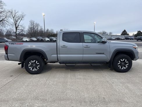 Used 2019 Toyota Tacoma TRD Off-Road w/ Technology Package image 5