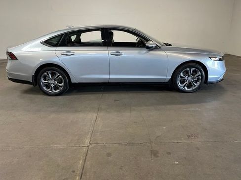 Used 2025 Honda Accord EX-L image 2