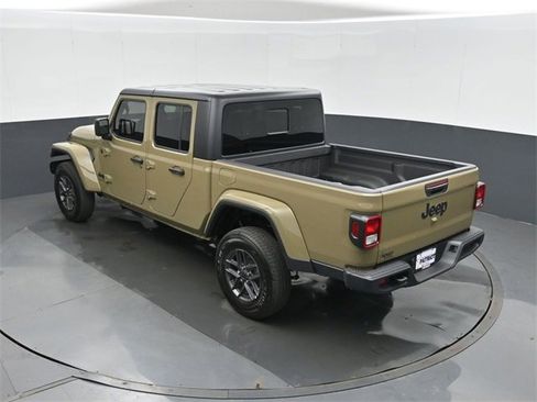 New 2025 Jeep Gladiator Sport image 39