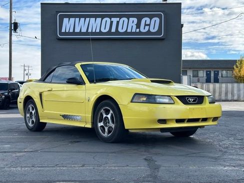 Used 2003 Ford Mustang Convertible image 1