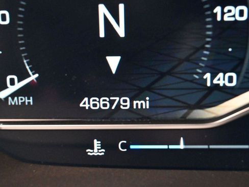 Used 2024 GMC Yukon Denali w/ Denali Reserve Package image 24