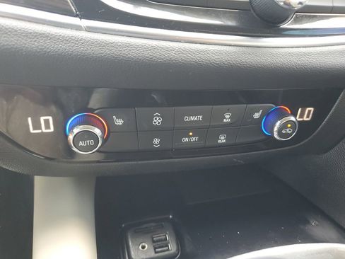 Used 2020 Buick Enclave Essence w/ Sound and Sites Package FWD image 20