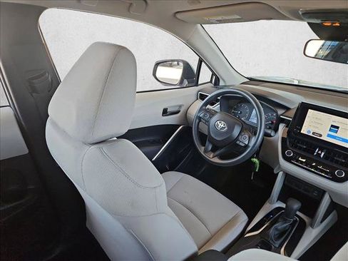 Used 2024 Toyota Corolla Cross L FWD image 2