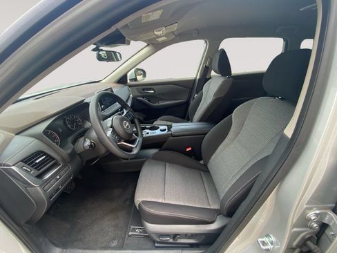 Used 2023 Nissan Rogue SV AWD/4WD image 4