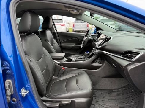 Used 2018 Chevrolet Volt Premier w/ Driver Confidence Package FWD image 17