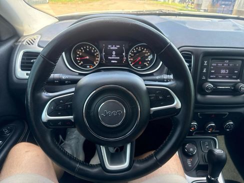 Used 2017 Jeep Compass Latitude AWD/4WD image 12