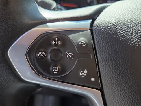 Used 2023 Chevrolet Traverse LT FWD image 24