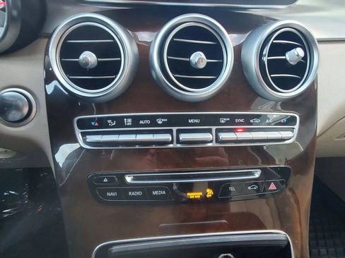 Used 2017 Mercedes-Benz GLC 300 4MATIC image 18