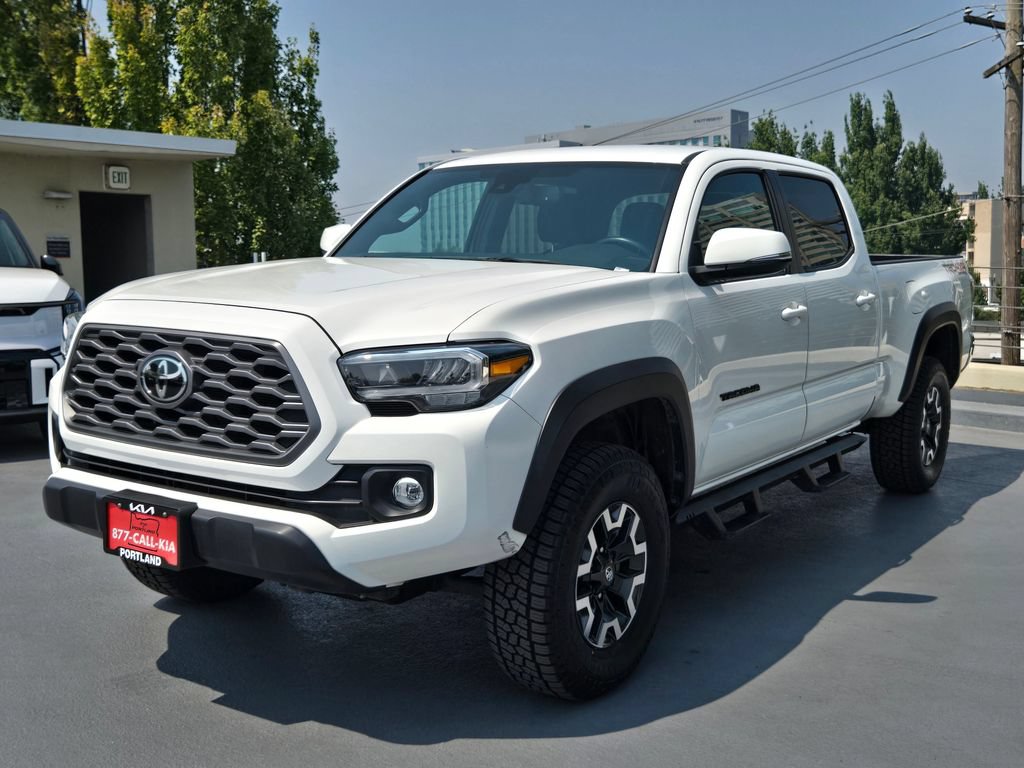 Used 2023 Toyota Tacoma TRD Off-Road w/ Black Out Package (TMS) AWD/4WD image 7