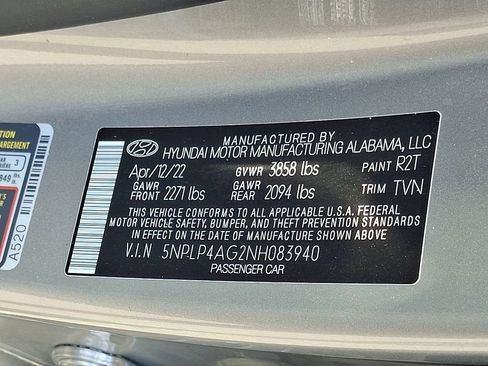 Certified 2022 Hyundai Elantra Limited w/ Preferred Accessory Package FWD image 30