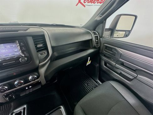 Used 2024 RAM 2500 Tradesman w/ Chrome Appearance Group image 11