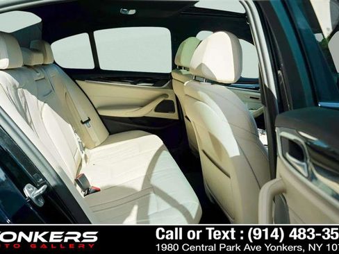 Used 2022 BMW 540i xDrive w/ Premium Package image 46