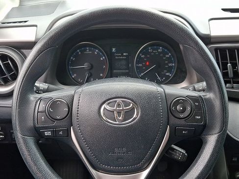 Used 2017 Toyota RAV4 LE AWD/4WD image 19
