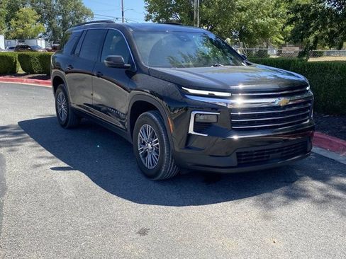 Used 2025 Chevrolet Traverse LT AWD/4WD image 7