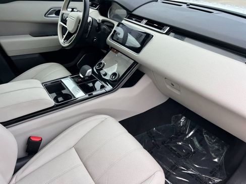 Used 2022 Land Rover Range Rover Velar R-Dynamic S AWD/4WD image 17