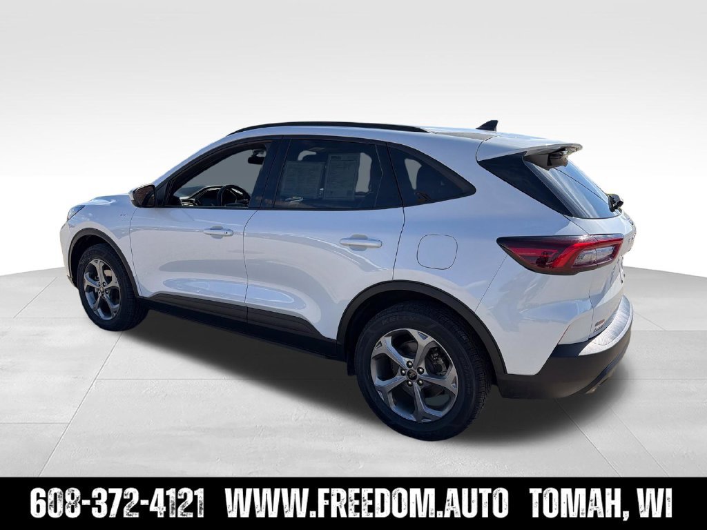 Used 2025 Ford Escape ST-Line Select AWD/4WD image 4