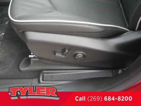 New 2027 Chrysler Pacifica Limited FWD image 23