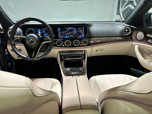 Used 2023 Mercedes-Benz E 350 4MATIC Sedan image 9