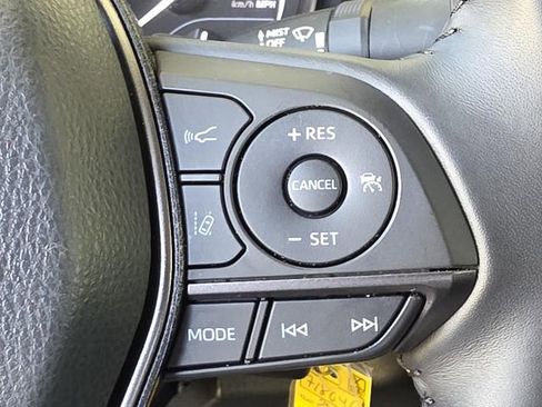 Used 2024 Toyota Camry SE image 23