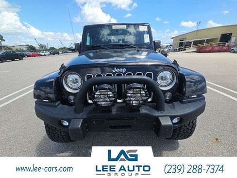 Used 2017 Jeep Wrangler Sahara w/ Connectivity Group AWD/4WD image 1