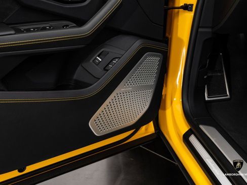 Used 2024 Lamborghini Urus S image 25