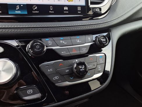 New 2026 Chrysler Pacifica Select w/ S Appearance Package FWD image 13