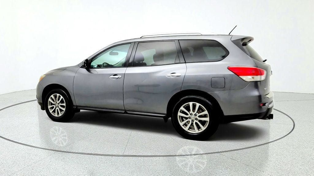 Used 2016 Nissan Pathfinder SV AWD/4WD image 7