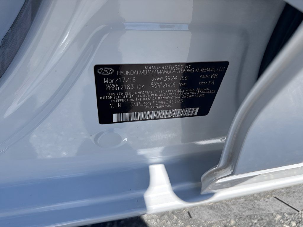 Used 2017 Hyundai Elantra SE FWD image 26