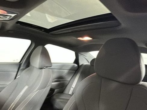 Used 2025 Hyundai Elantra SEL FWD image 12