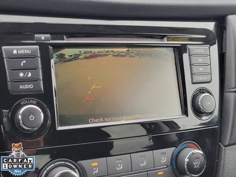 Used 2018 Nissan Rogue SV AWD/4WD image 25