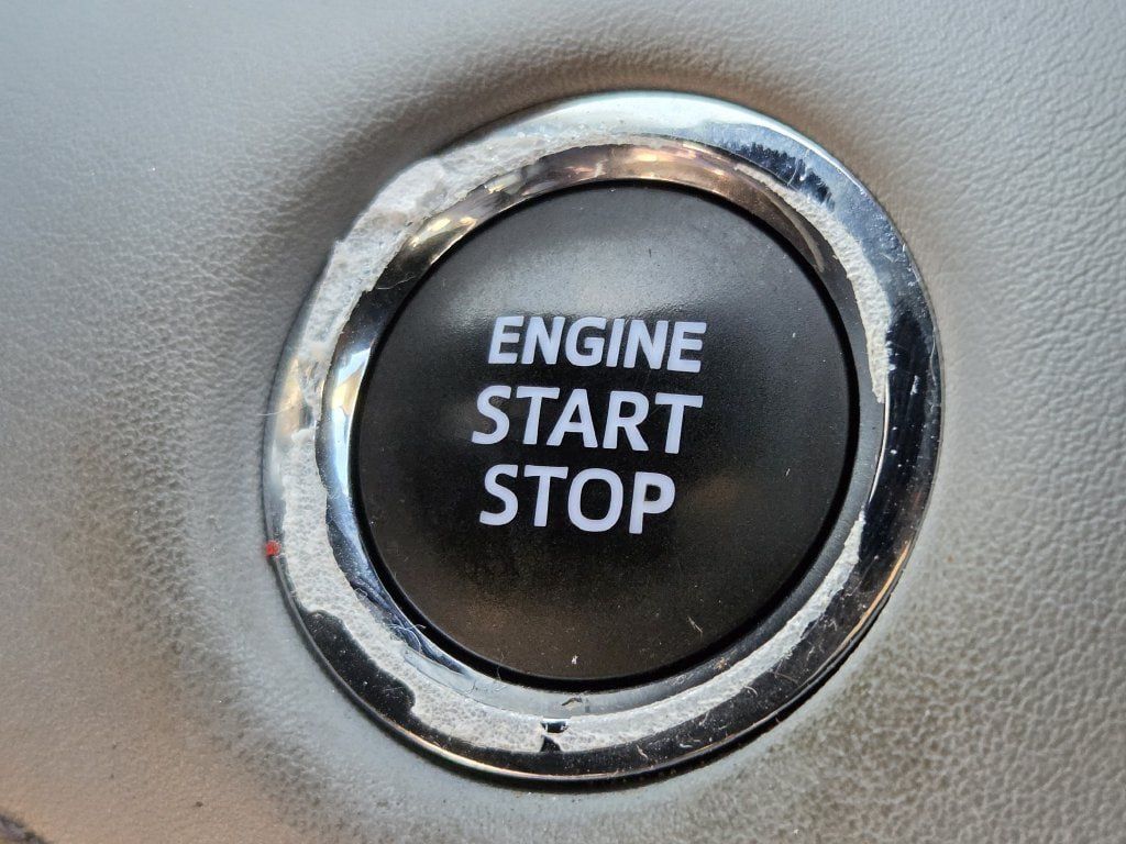 Used 2023 Toyota Highlander XLE FWD image 22