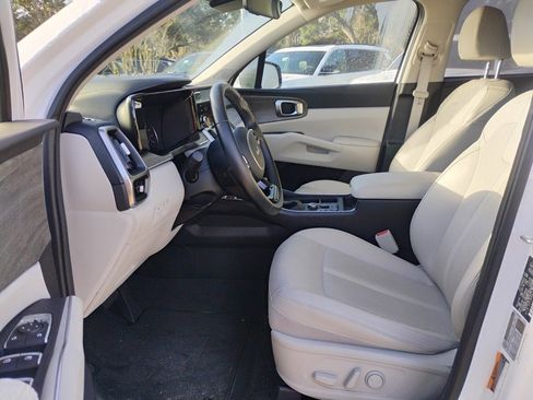 Used 2022 Kia Sorento EX w/ Panoramic Sunroof Package image 10