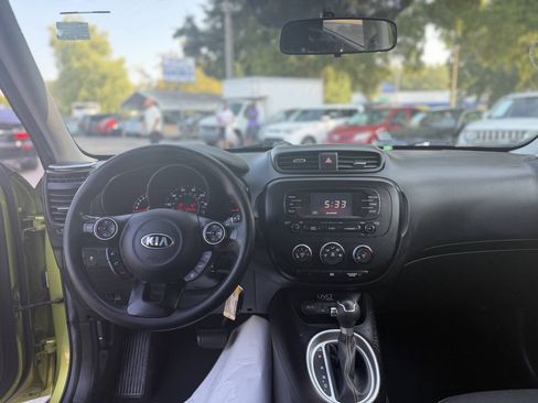 Used 2015 Kia Soul + FWD image 21