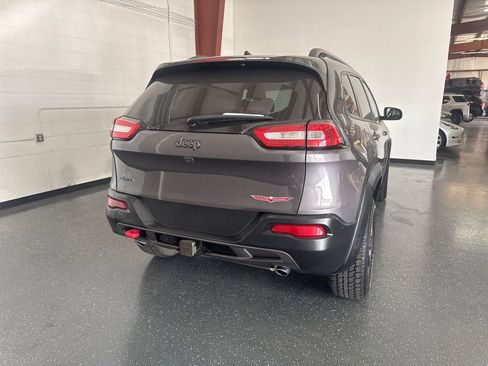 Used 2016 Jeep Cherokee Trailhawk w/ Leather Interior Group image 4