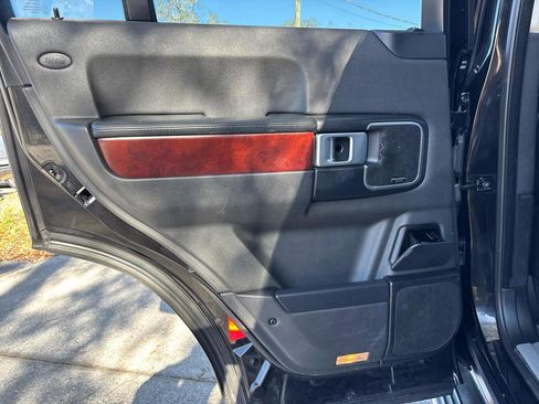 Used 2010 Land Rover Range Rover HSE image 29