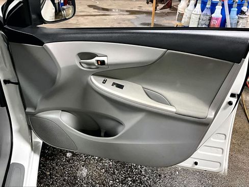 Used 2012 Toyota Corolla LE image 20